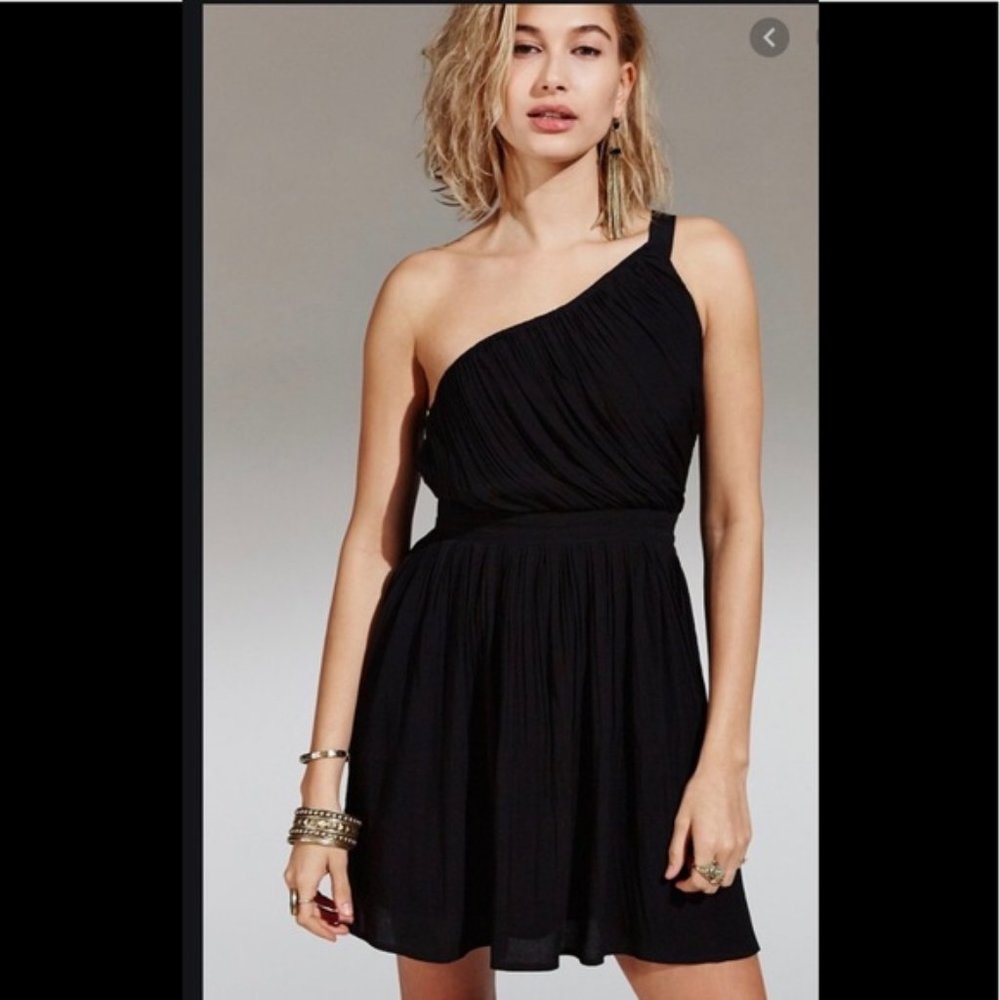 Kimchi Blue Crinkle One-Shoulder Dress (NWOT)